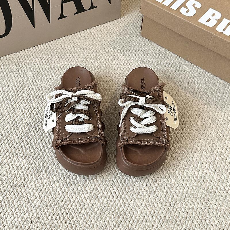 

Летние новые нишевые дизайнерские оригинальные однословные тканевые шлепанцы женские универсальные дышащие повседневные растворяющиеся нищие крутые тапочки 40 коричневый