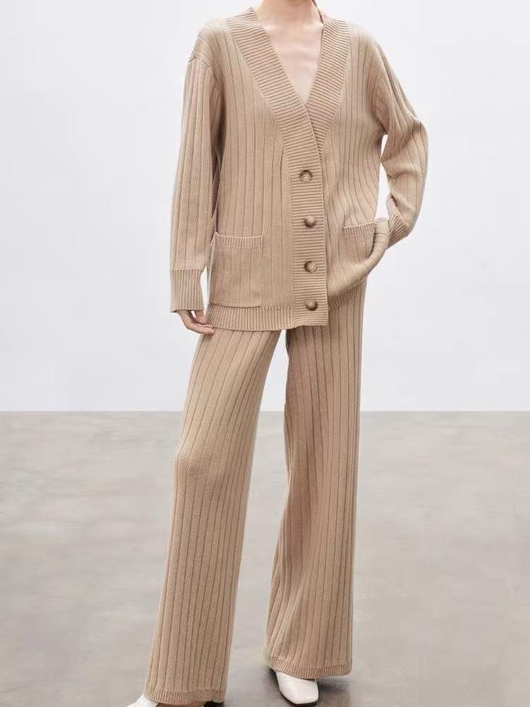 

Осень 2025 Европейский и американский однотонный свитер крупной вязки свободного кроя Универсальный женский комплект из двух вещей One Size хаки