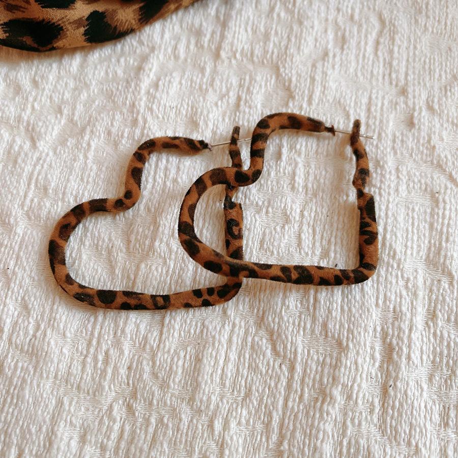 European and American retro autumn and winter geometric leather leopard print earrings light luxury stud earrings personality temperament earrings