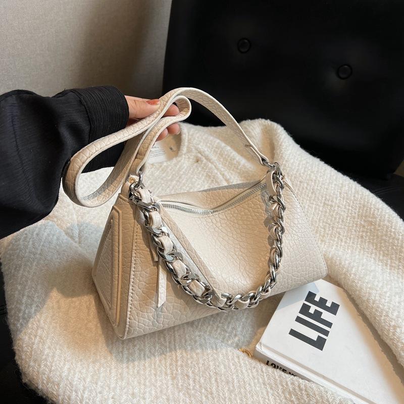 Korean niche design triangular zongzi bag women's 2025 early autumn new chain single shoulder underarm bag versatile messenger bag