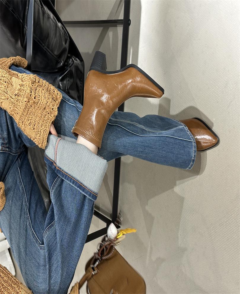 

Остроносые тонкие ботинки европейская и американская мода короткие ботинки 2025 осень и зима новая короткая голенище простые туфли на толстом каблуке модные ботинки 39 светло-коричневого