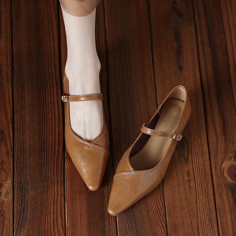 

767-1 with skirt flat-bottomed pointed ladyshoes 2025 autumn low-heeled wedge-heeled French small-heeled single shoes 39 коричневый