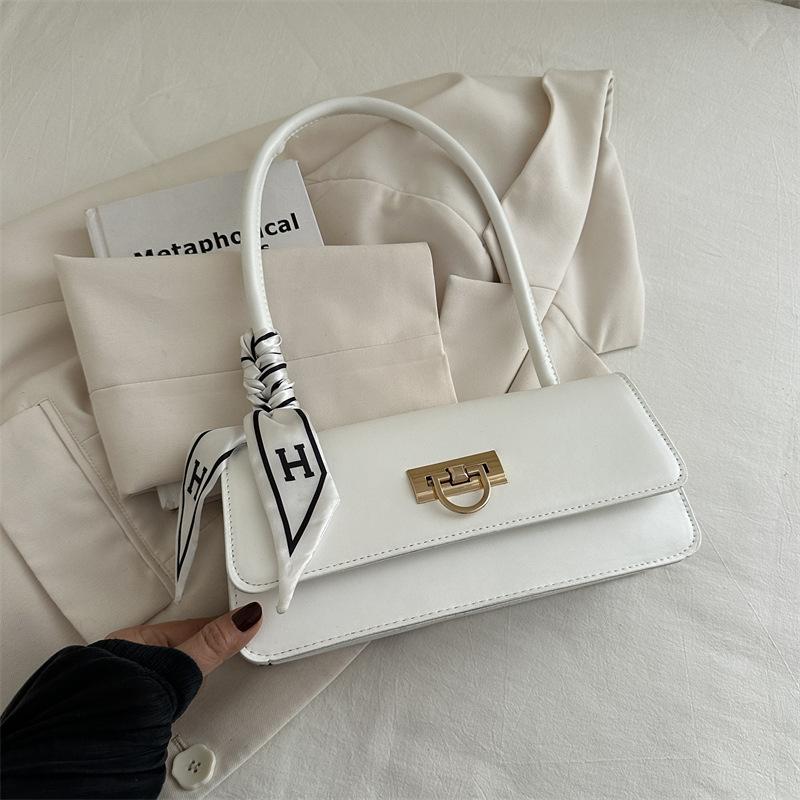 Small Square Bag Women's Bag Popular Underarm Portable Summer New Trend Beautiful Simple Shoulder Messenger Bag