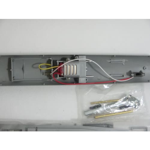 1/350 Chinese Navy Type 052A Destroyer Qingdao Motorized