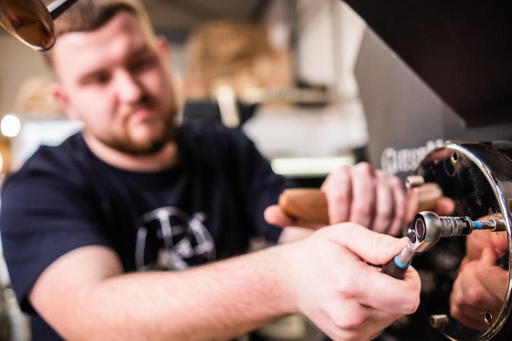 HAZET Professional Bit Bit Locking Hex Shank Made in Precision Automotive DIY Tool Officially Imported from Japan 2250-1 Adapter, 1/4-inch, 6.3mm