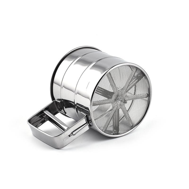 Handlicher Mehlsieb und Zuckersieb aus Edelstahl, halbautomatisch, Tassenform.