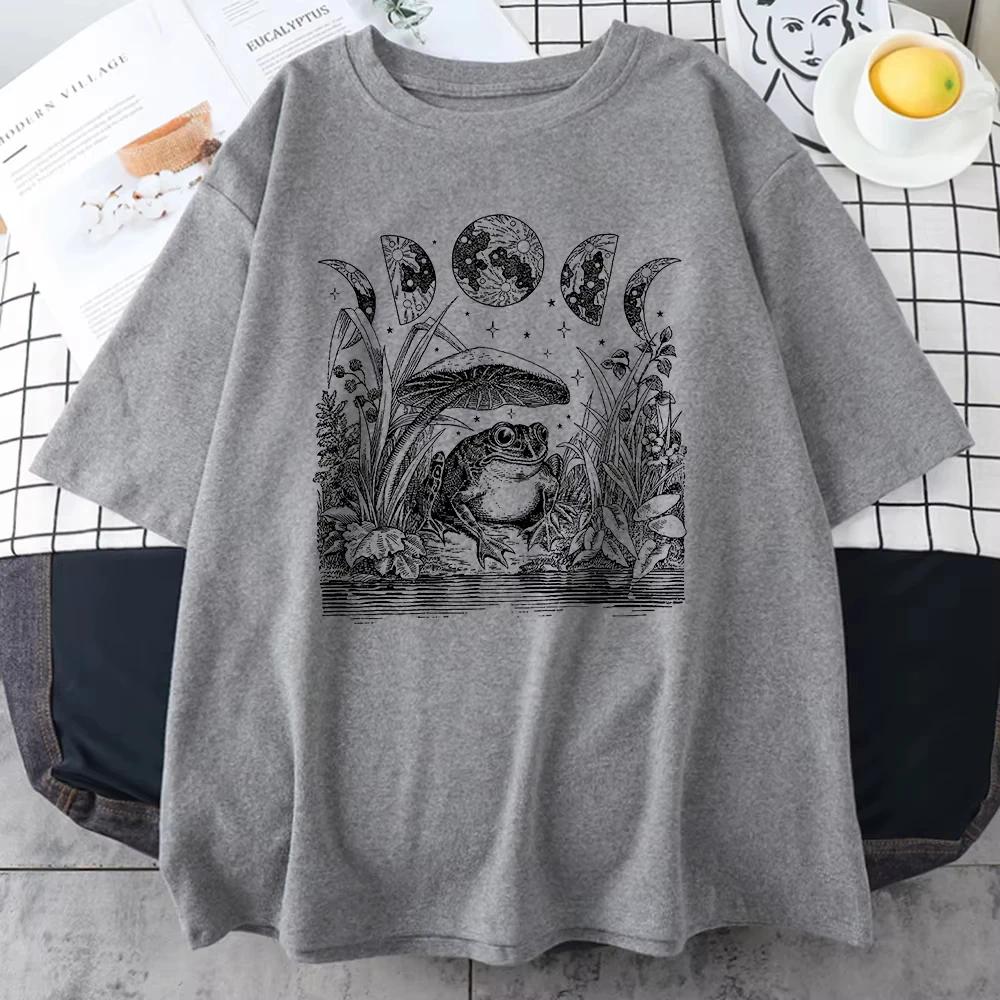 2025 Cute Cottagecore Aesthetic Frog Mushroom Moon Witchy Men Tee Clothing Vintage Casual Oversize Cotton T-Shirts Creative Mans