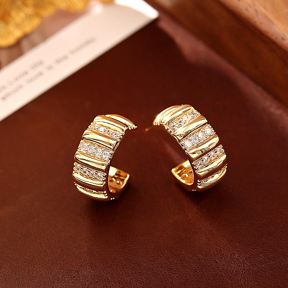 

Copper-Plated Gold and 925 Silver C-Shaped Earrings - Elegant, Fashionable Women s Jewelry