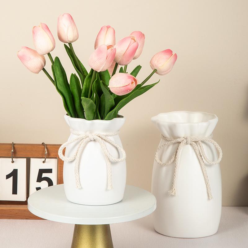 Integrated Plastic Vase with Artificial Flowers and Hemp Rope Tie, Imitation Ceramic Ornament for Living Room.