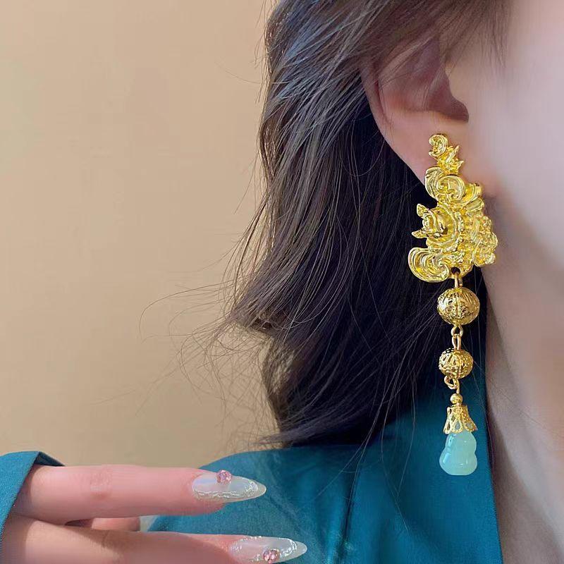 New Chinese retro exaggerated relief gourd earrings for women, new design long earrings, earrings.