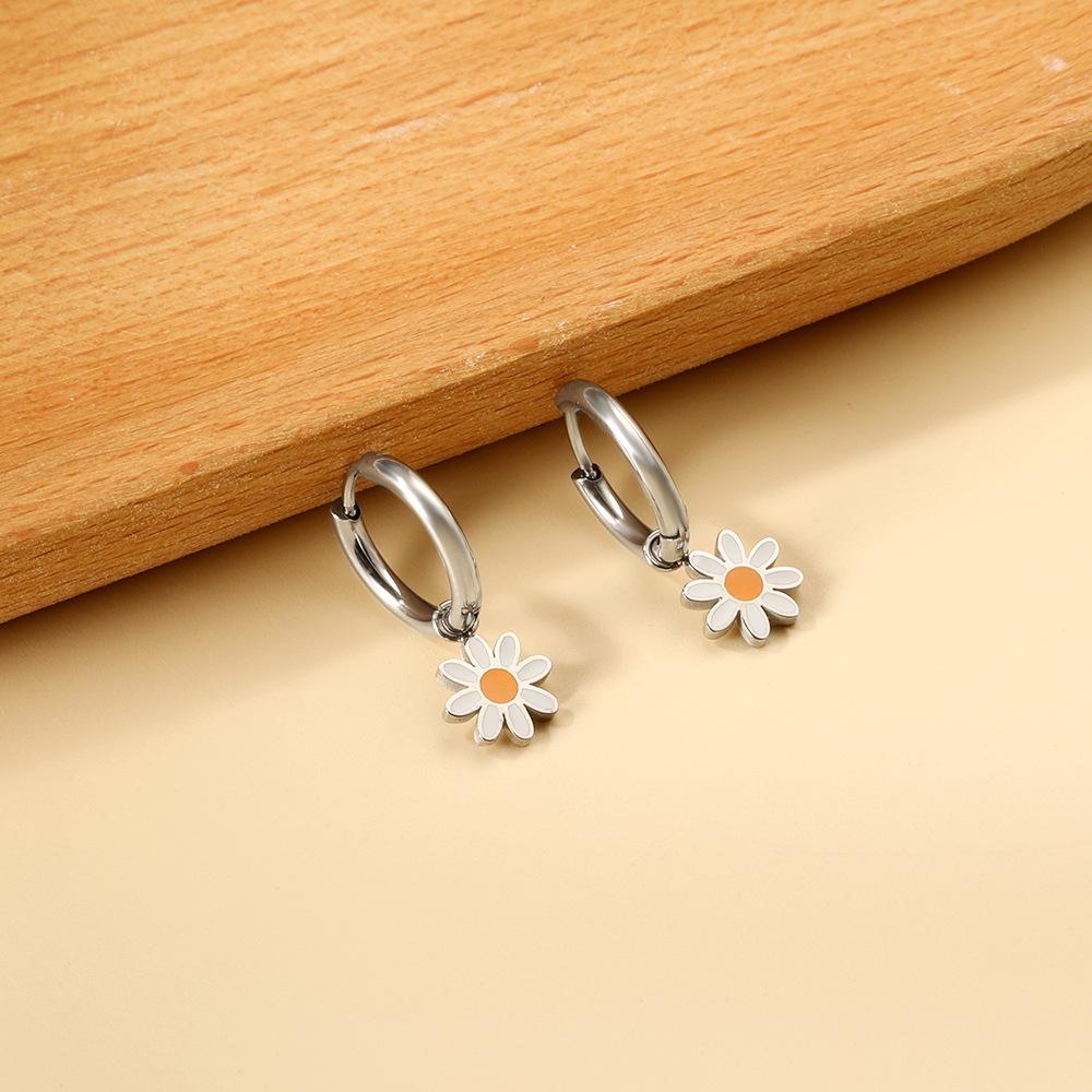 Small daisy earrings, ear buckles, fresh and sweet flower earrings, stainless steel plated 18K gold jewelry