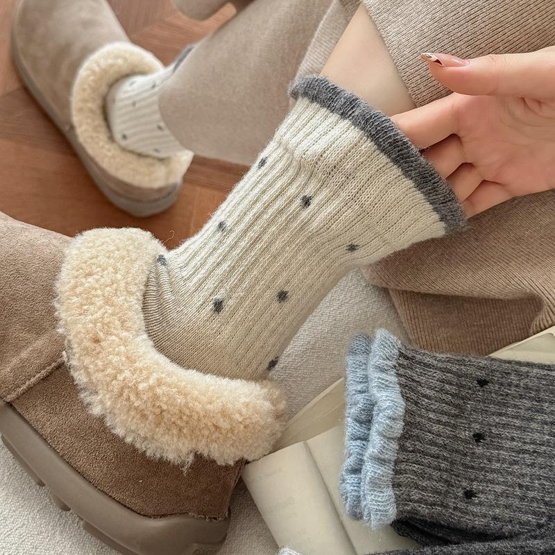 Women's Winter Thickened Matching Color Polka Dot Wool Drum Pile Socks