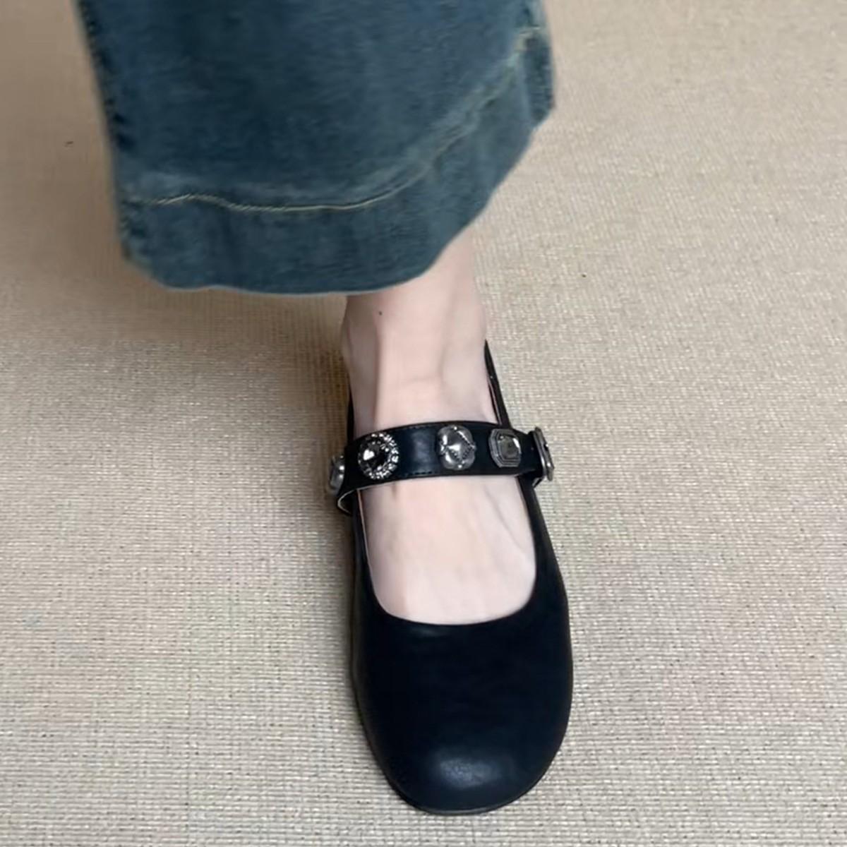 

Версия из коровьей кожи~ Французские туфли-лодочки на плоской подошве с круглым носком, женские новые туфли в стиле поздней ночи с ремешком на подъеме, туфли Мэри Джейн с черным лаковым носком 35 чёрный