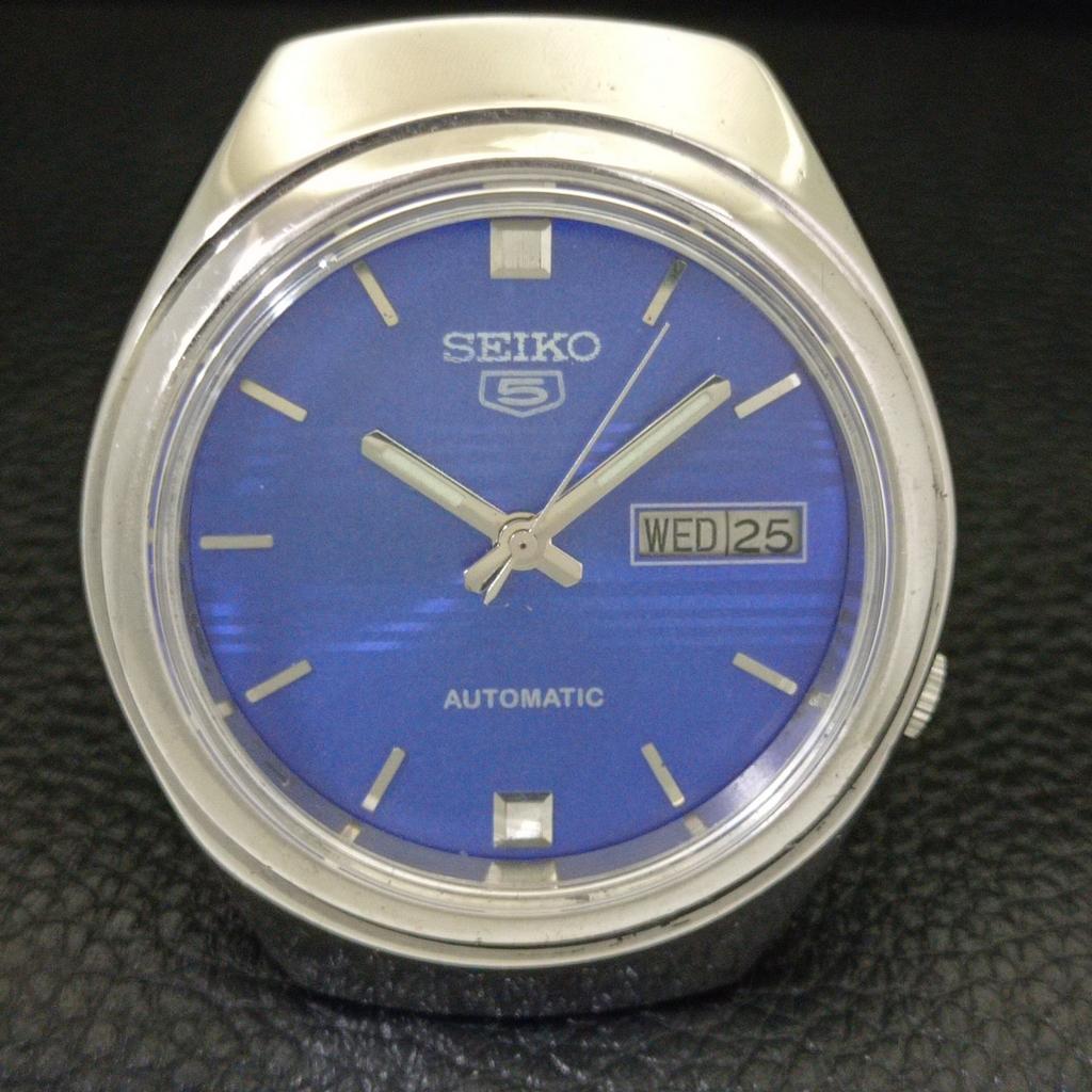 JAPAN 7009A VINTAGE SEIKO 5 AUTOMATIC MENS BLUE COLOR DIAL WATCH A701374-5
