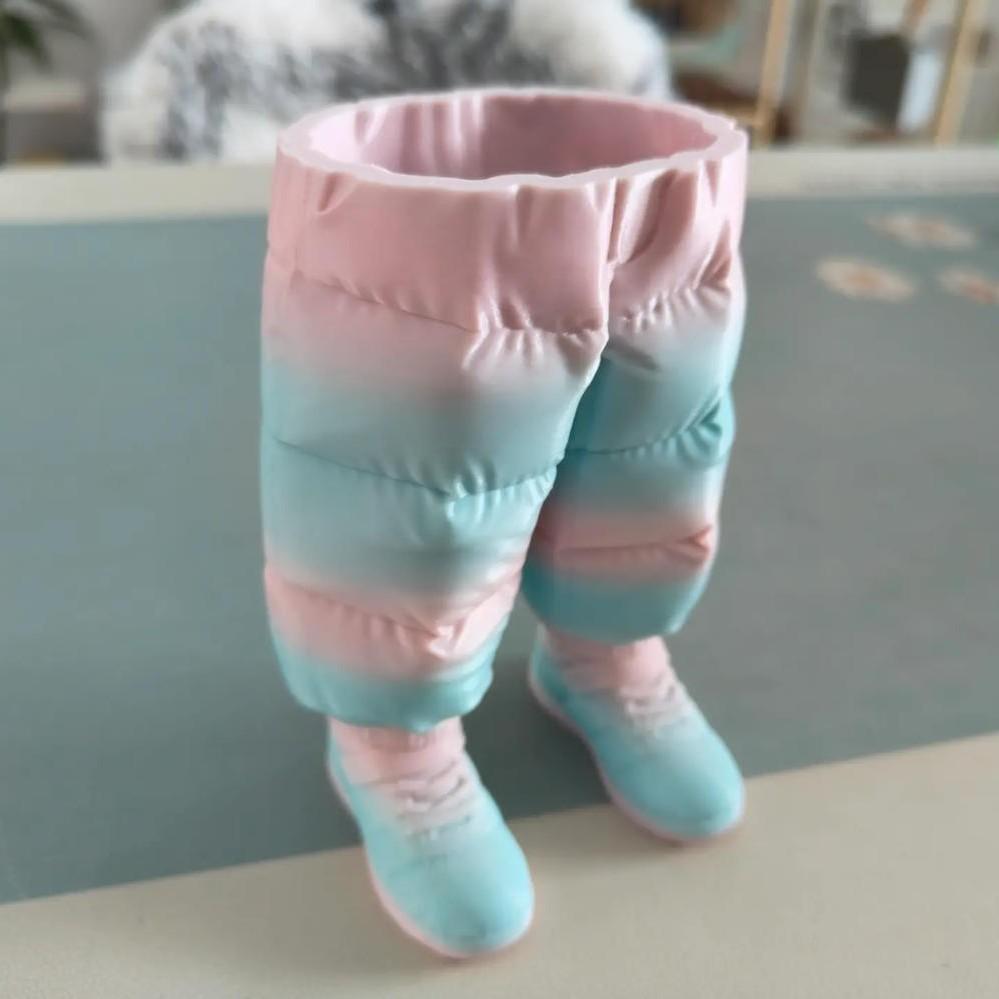 

3D Printed Puffer Jacket Pen Holder Gradient Color Abstract Desktop Organizer For Students Home Office Classroom Novelty Gift