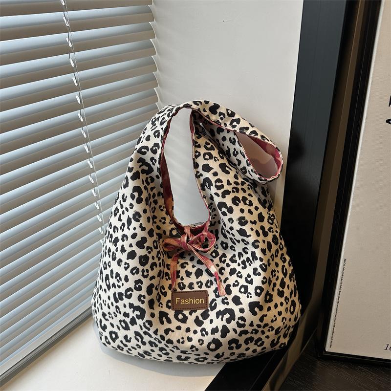 

Leopard print bag women 2025 new retro double-sided vest bag shoulder bag large-capacity shopping bag tote bag women чорний