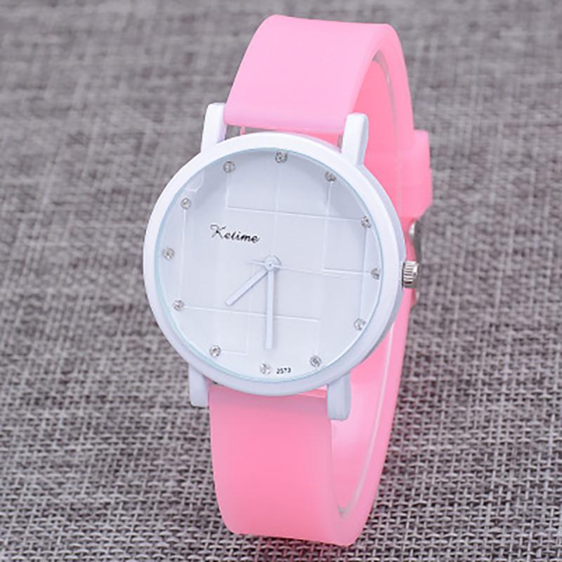 CQ71 Simple and Fresh Women Watch Fashionable and Casualsilicone Tapequartz Watch Elegant Clock Gift Watches for Woman