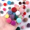 50 st fluffiga mjuka bollar färgglada pompom plyschbollar för gör-det-själv bröllopsfest julgranskläder nyckelringsdekoration tillbehör