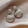 Vintage Metal Striped Round Heart Earrings for Women European American Retro Ball Drop Earrings Elegent Female Simple Jewelry
