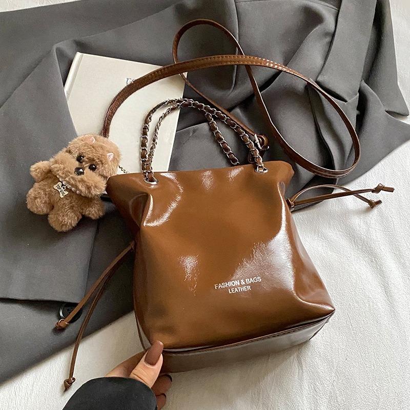 Chain Single-shoulder Crossbody Bag, High Appearance Level, Commuting Handbag, Simple and Fashionable Bucket Bag