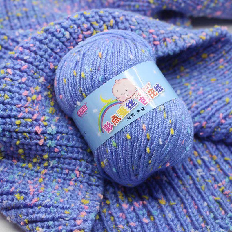 Pallina di Filato a Pois Colorati per Lavorazione a Maglia a Mano di Maglioni e Cardigan da Uomo e da Donna