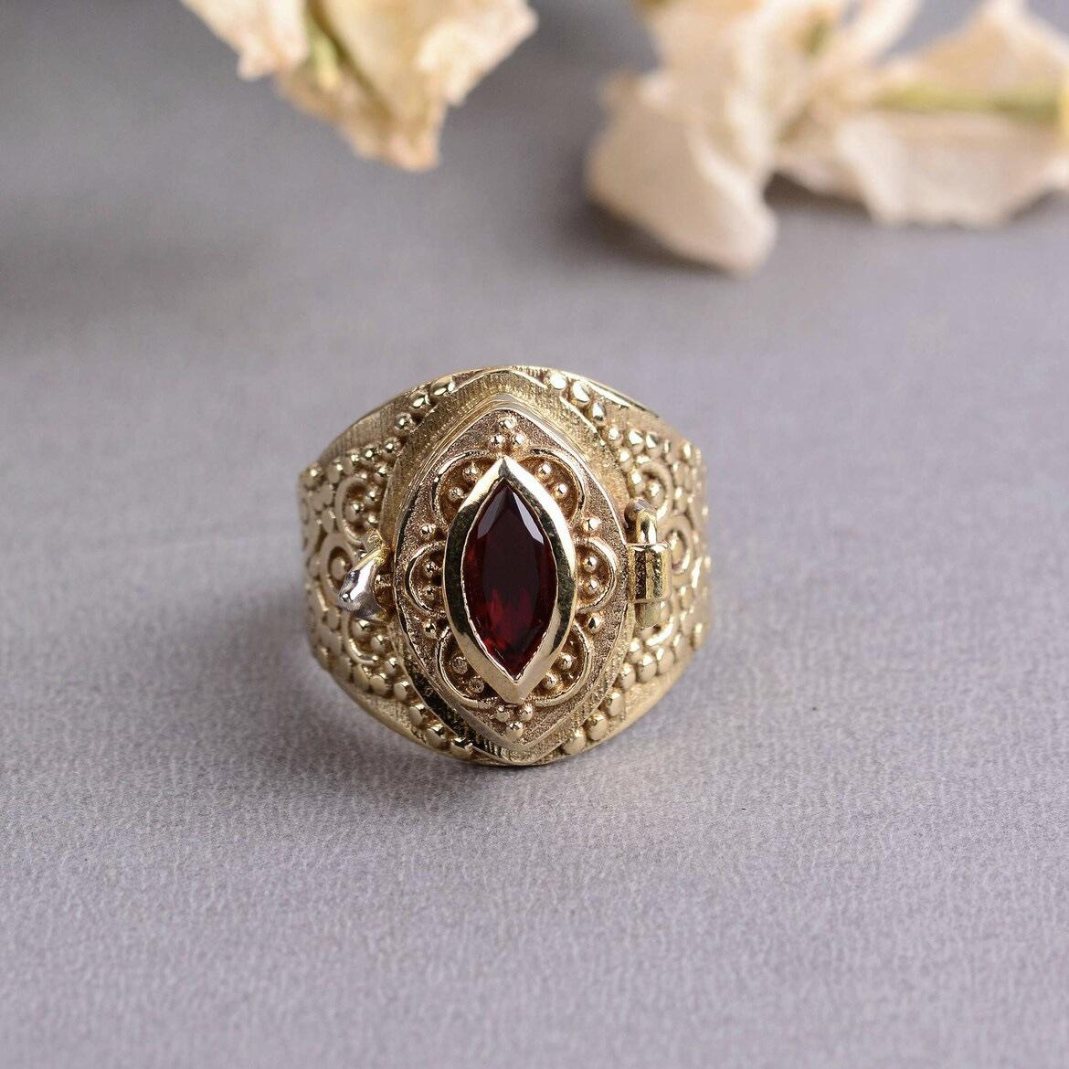 

Sanjie Eye-shaped Flip Ring: Popular European & American Men s Engagement Jewelry Gift Size 9