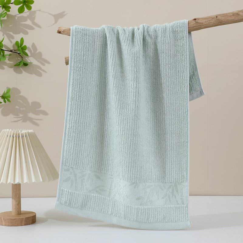 Absorbent, non-shedding bamboo fiber towel: superior to pure cotton towels for bath use.