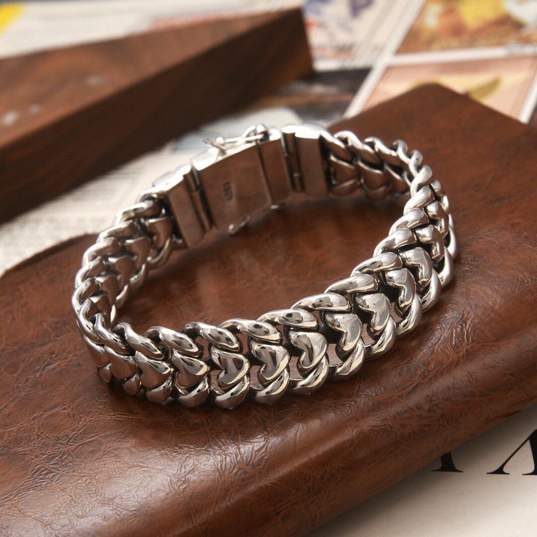 

Sleek 16mm Silver-Plated Heart Bracelet - Versatile & Elegant 18cm