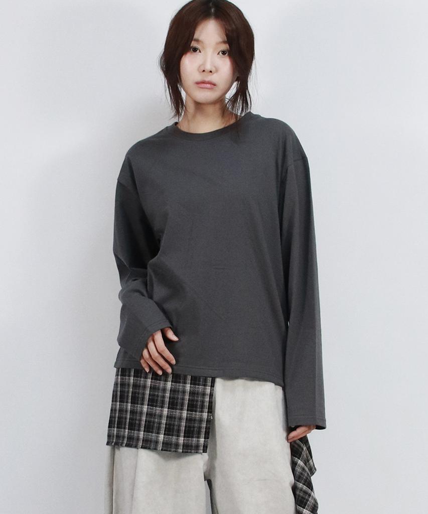 Deumakeu Layered Checkered Wrap Long Sleeve T-Shirt Charcoal