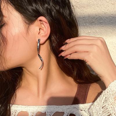 Fashion Niche Geometric Liquid Earrings For Women