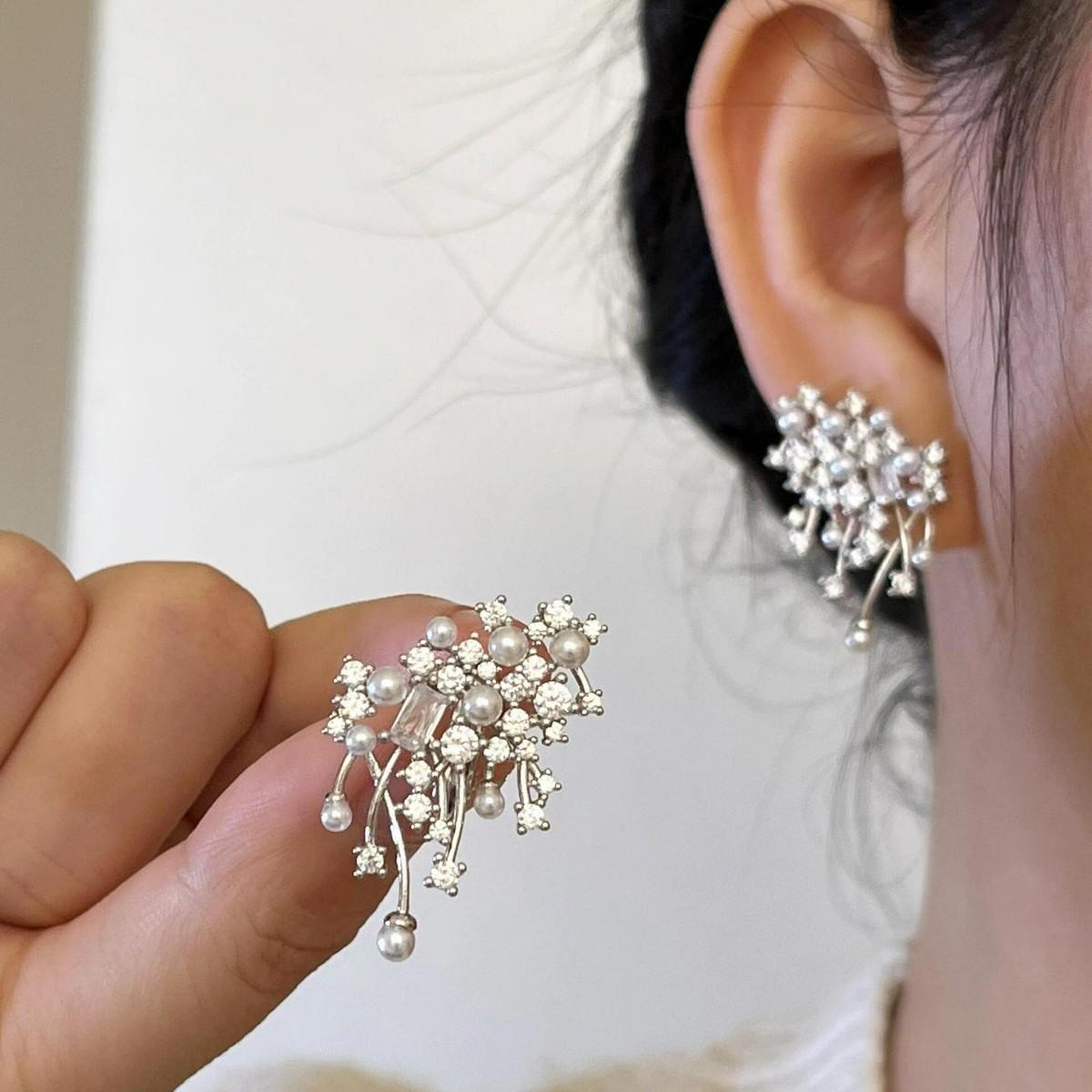 

Серьги Яркая Туманность Светлая Роскошь Элегантный Темперамент Жемчуг 925 Серебро Пусеты 1 Pair