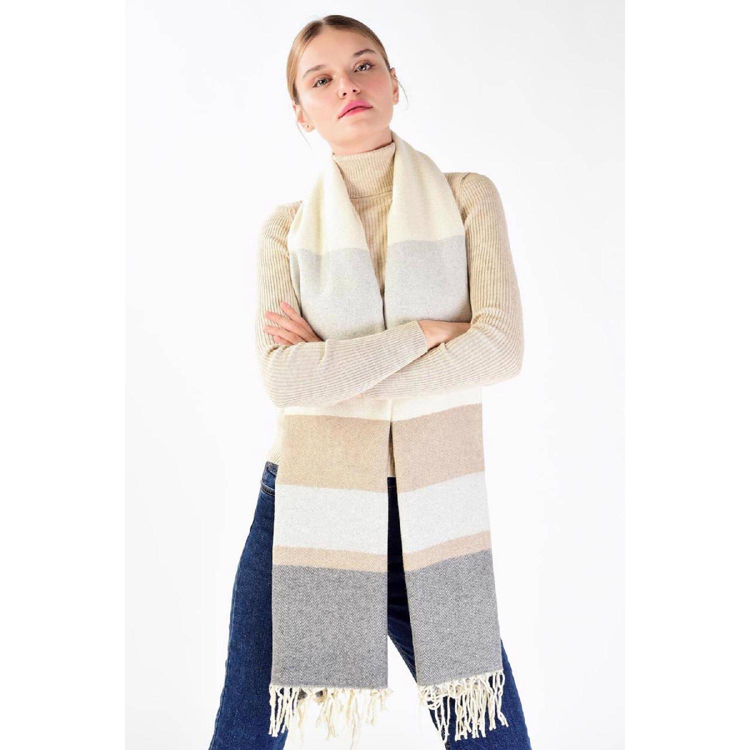 

Шаль с цветовыми блоками Shawl2039-c4