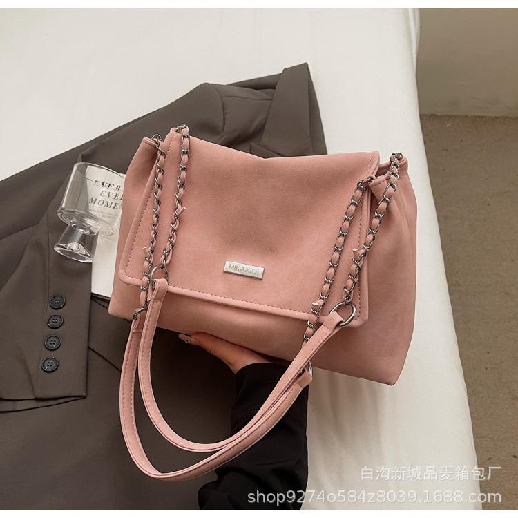 

Versatile casual chain bag women s 2025 new simple underarm bag large capacity light luxury high-end shoulder bag розовый