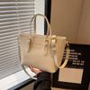 This Atmosphere Bucket Bag Women's New High-end Feeling Shoulder Messenger Bag Women