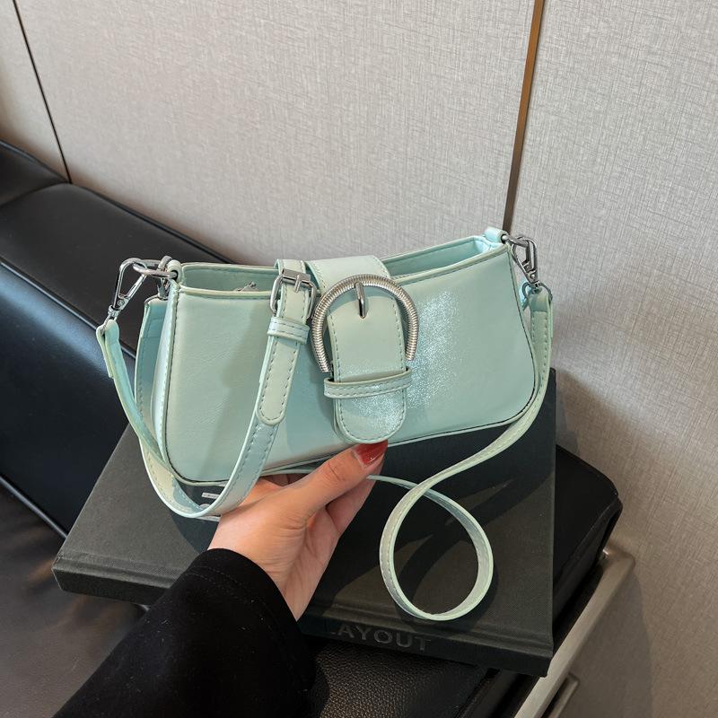 

Популярные сумки женская новая трендовая нишевая на плечо подмышку универсальная сумка-мессенджер маленькая квадратная сумка синий