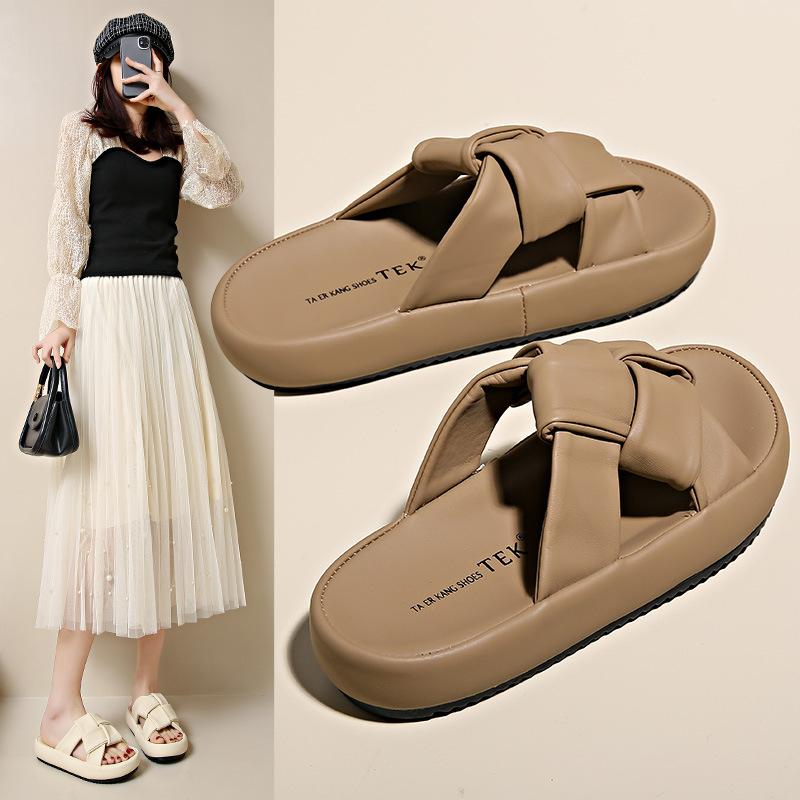 Cool slippers women's summer wear 2025 new thick-soled casual non-slip beach sandals lazy fashion one-word drag women's tide