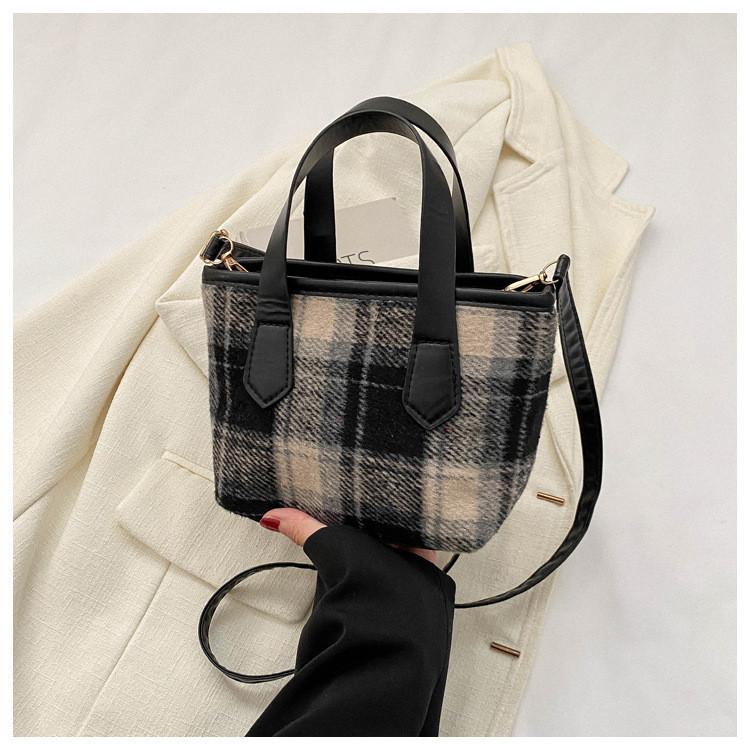 2024 New Fashion Grid Large Capacity Handbag Stylish Casual Tote Bag