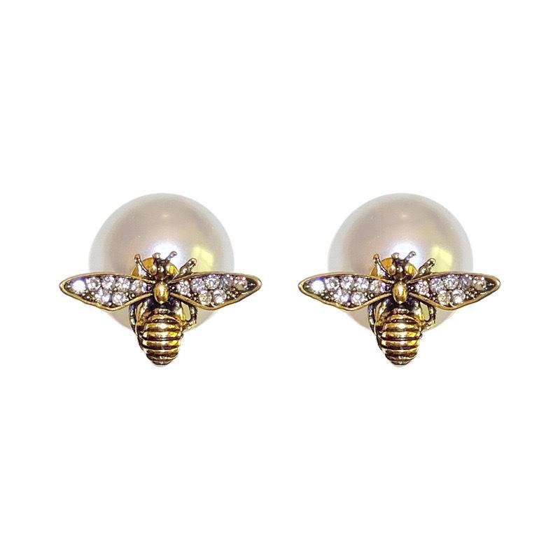Europe and The United States Trend Retro Style Bee Pearl Earrings Light Luxury Female Fashion Niche Jewelry Party Banquet Gifts