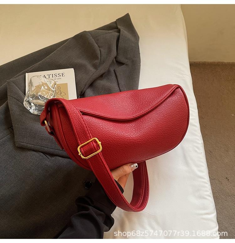 

Large-capacity fashion bag women s 2025 new high-value niche spring and summer shoulder messenger bag women s dumpling bag