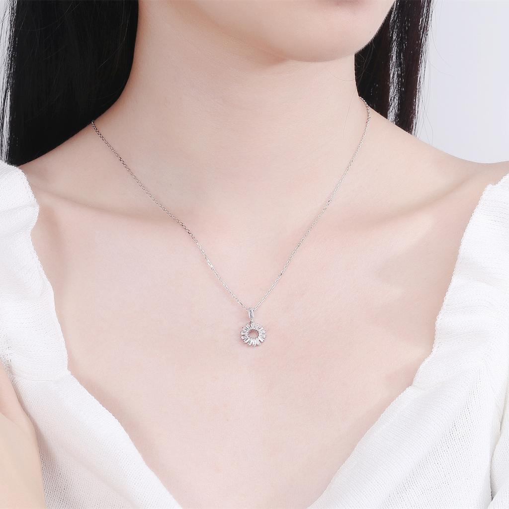 S925 Sterling Silver SUNFLOWER Necklace Micro Inlaid Zircon Full Diamond Snowflake Pendant Japanese and Korean Temperamental Niche Clavicle Chain