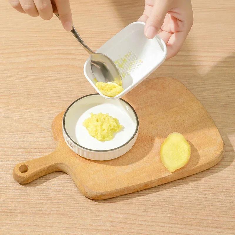 1PC Manual Ginger Grater Wasabi Grater Crusher Garlic Grinder Kitchen Fruit Presser Vegetables Ginger Grinding Kitchen Tool