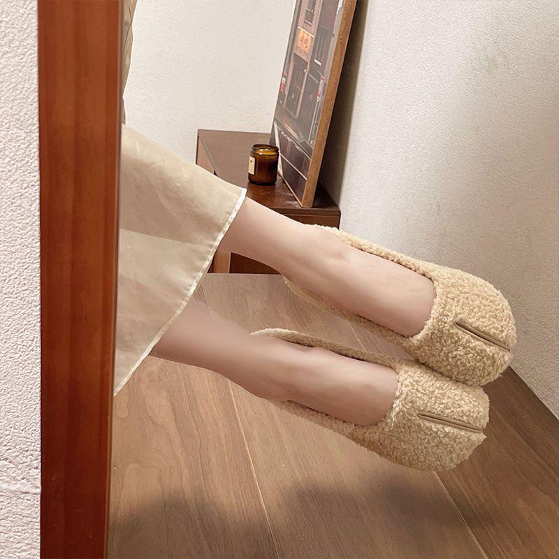 Flat bottom fluffy shoes women wear versatile Internet celebrity cotton ladyshoes flat heel sheep curly wool velvet 2025 new Doudou shoes