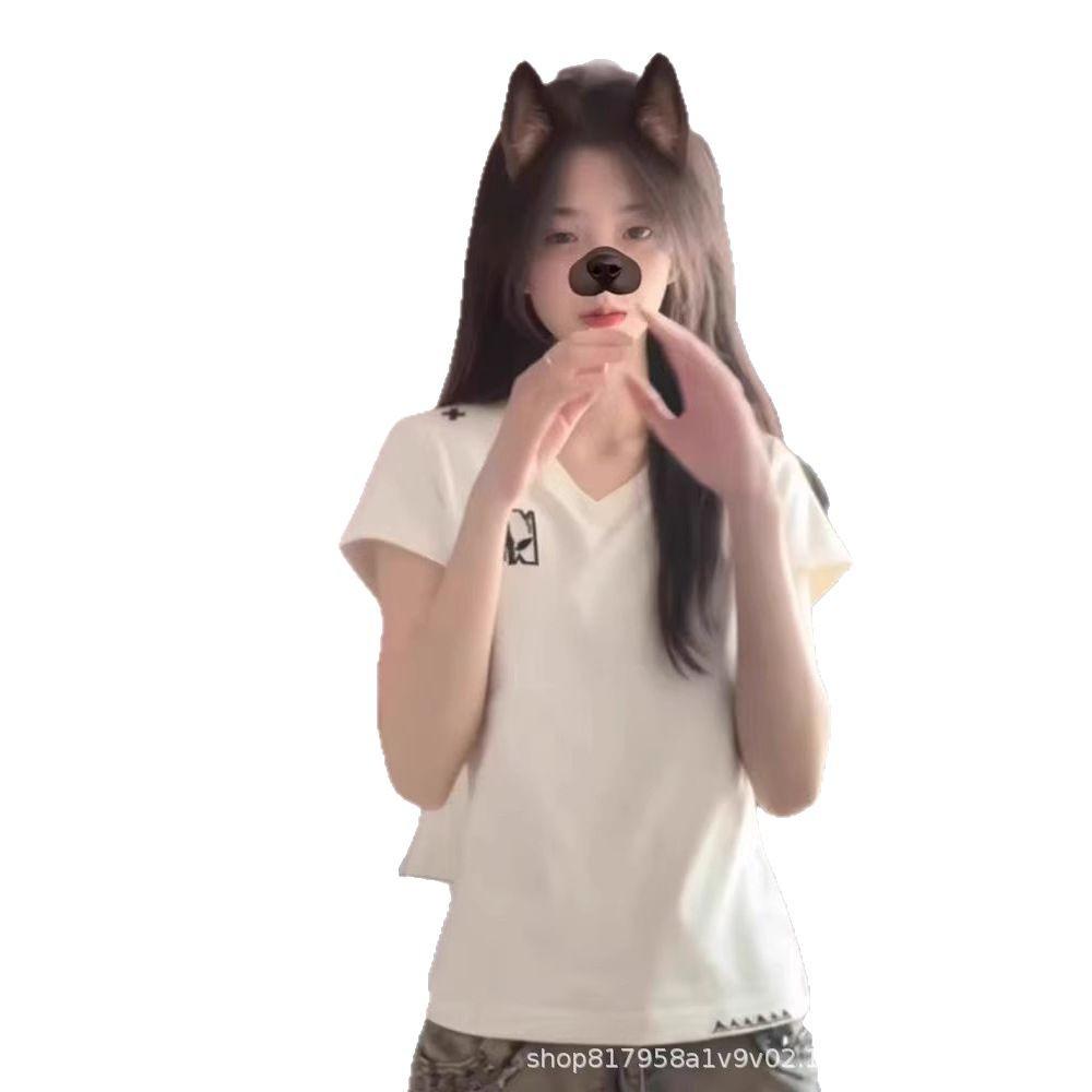 

Женская приталенная футболка с V-образным вырезом и вышивкой - Стиль лето 2025 Large белый