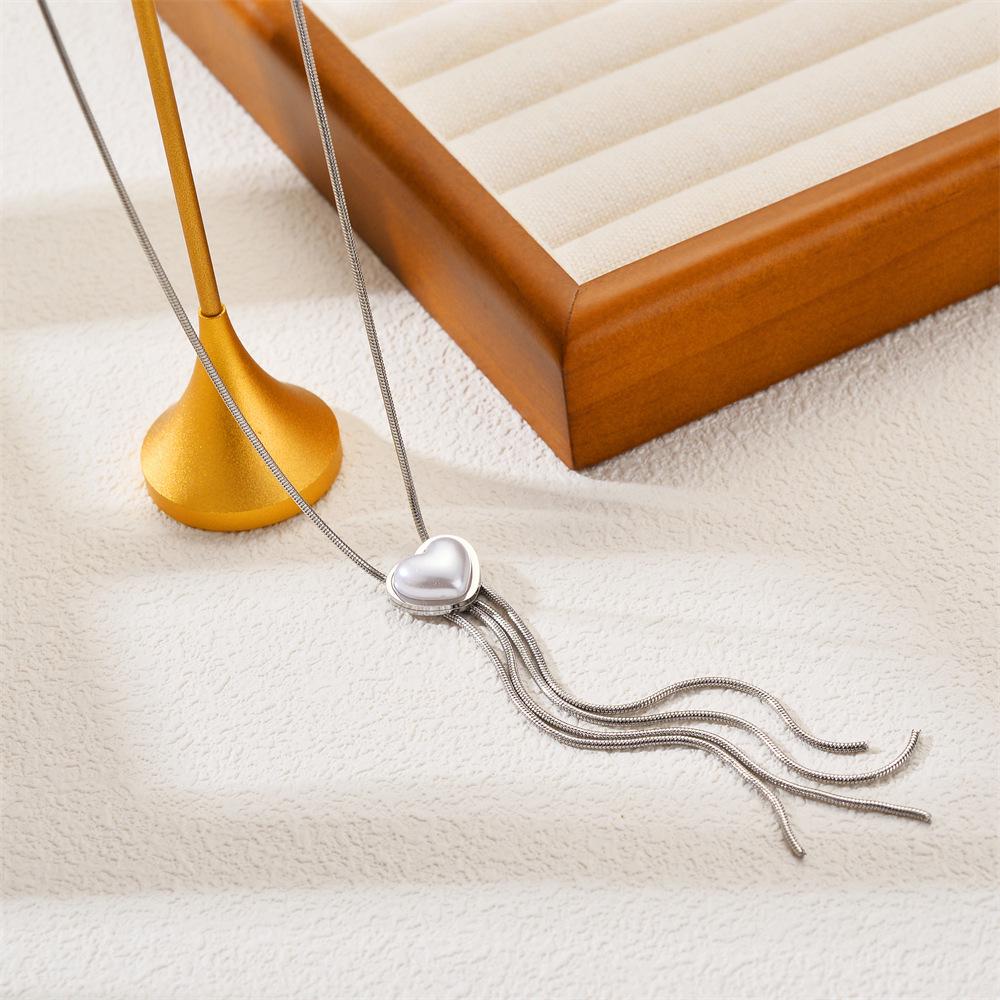 Simple Fashion Titanium Steel Women's Necklace - Non-fading, Luxurious, Versatile, Korean Style Clavicle Chain