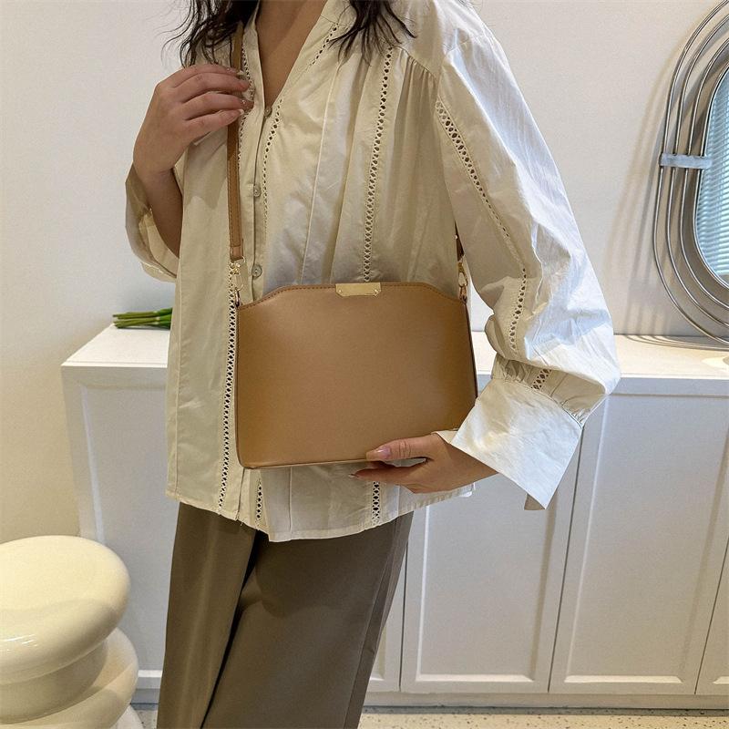 Retro simple small bag women 2025 new trendy women fashion large capacity shoulder crossbody bucket shell bag