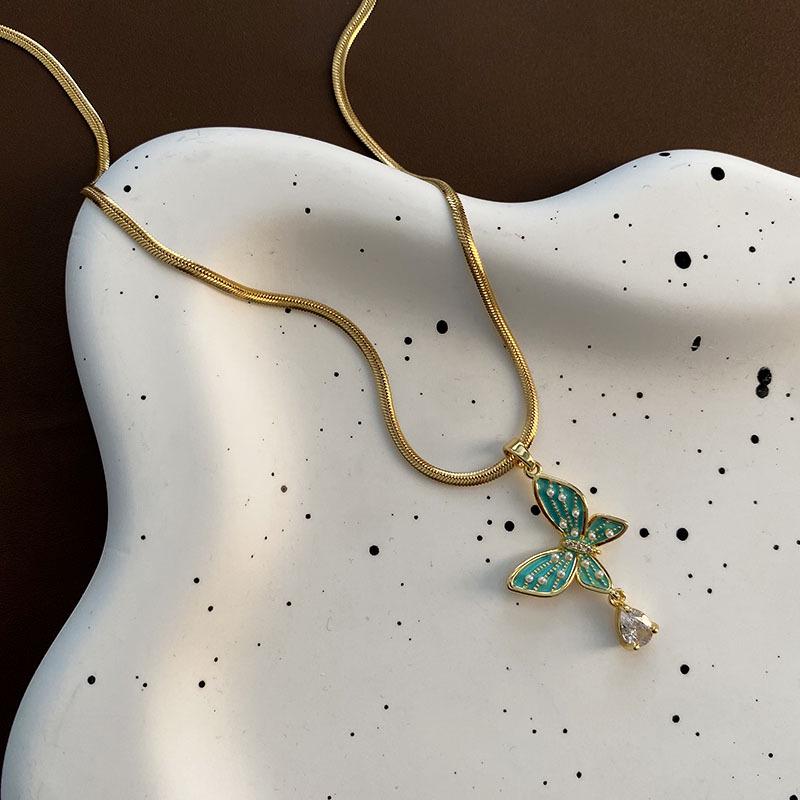 

Элегантная подвеска-бабочка с цирконом на титановой стальной ключичной цепочке