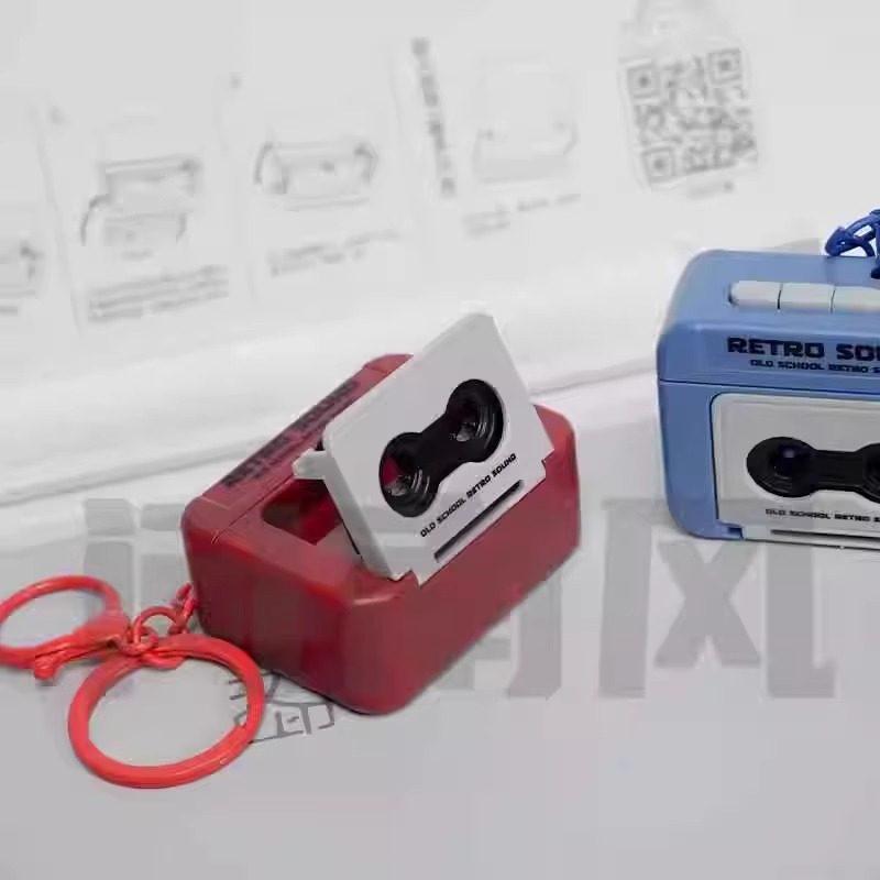 Retro přívěsek na klíče s kazetovým přehrávačem - Mini hudební přehrávač