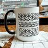 Tazza Con Messaggio Nascosto - Questo! - Rende Un Regalo Sarcastico E Divertente Per Un Collega O Un Migliore Amico. Tazza Divertente Per Adulti Con Un Messaggio Volgare.