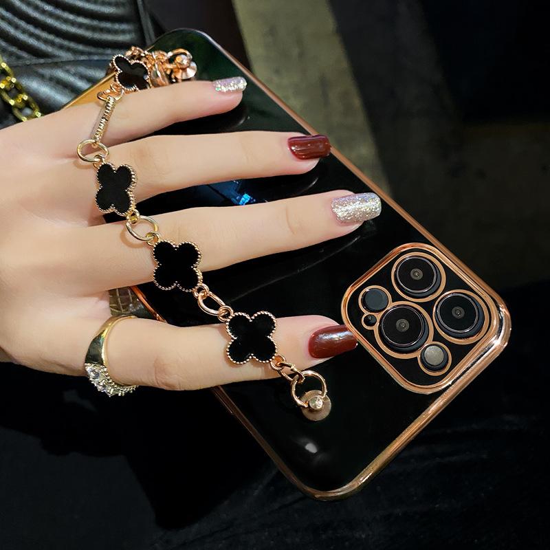Suitable for iPhone 15 Promax Phone Case, Fashionable Clover Bracelet, 13 Apple 14 Protective Case, 12XS Creative