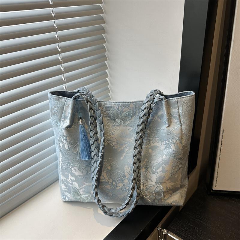 

New Chinese embroidered canvas bag women s large capacity 2025 new summer versatile butterfly cloth bag class tote bag синій